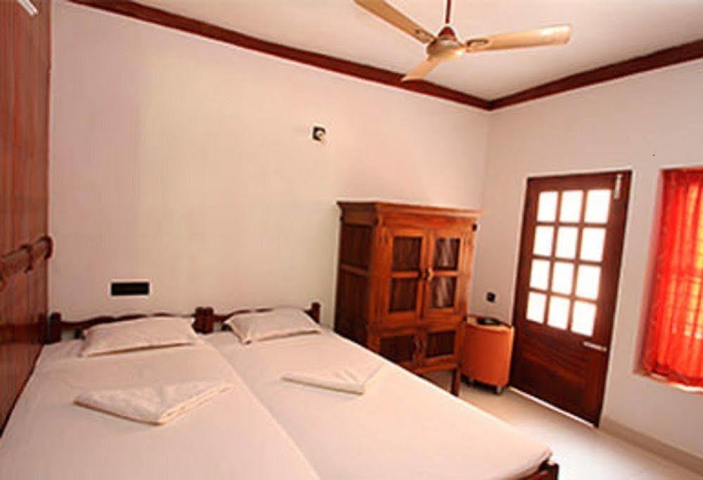 Akhil Beach Resort Varkala Extérieur photo